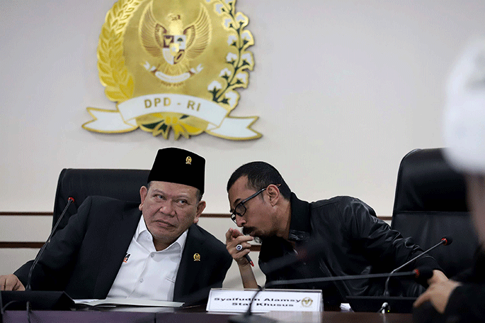 Ketua DPD La Nyalla Mattalitti memberikan paparan saat ekspose publik terkait big data di Kompleks Parlemen, Senayan, Jakarta, Kamis (14/4/2022).