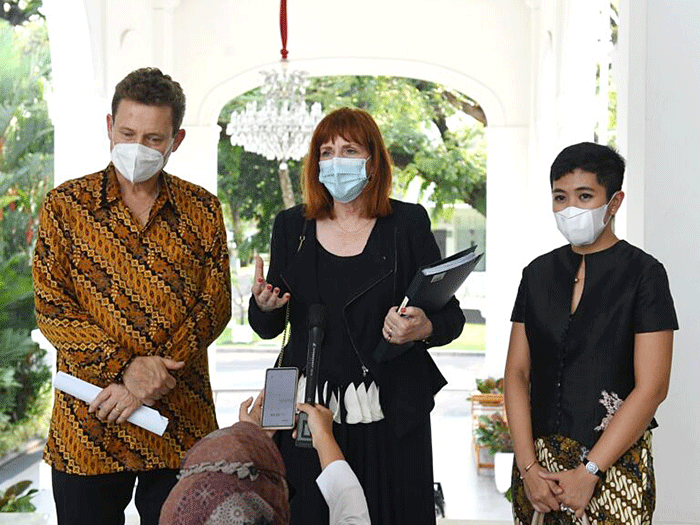 Presiden Joko Widodo menerima kedatangan Rektor Monash University Indonesia Prof. Andrew MacIntyre di Istana Merdeka, Jakarta, Kamis (14/4/2022).