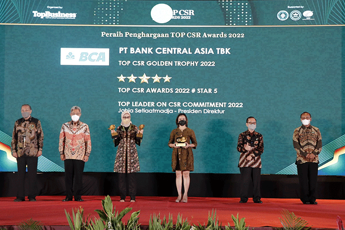 BCA dalam menghadirkan service excellence dan inovasi terdepan serta nilai tambah bagi masyarakat telah mengantarkan BCA dalam beberapa ajang penghargaan.