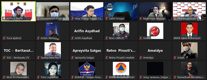 Satgas Penanganan Covid-19 Nasional melakukan berbagai strategi, antara lain mengerahkan tim dan relawan serta BPBD setempat untuk bersiap.