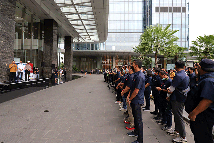 Pelepasan tim liputan MNC Media arus mudik dan arus balik Lebaran 2022 di iNews Tower, Jakarta, Kamis (21/4/2022).