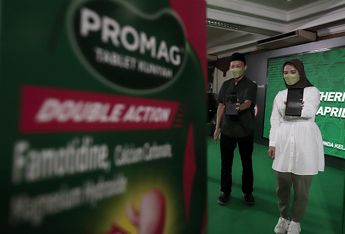 Selain itu Kalbe juga melakukan disinfeksi dan bersih bersih 750 masjid.