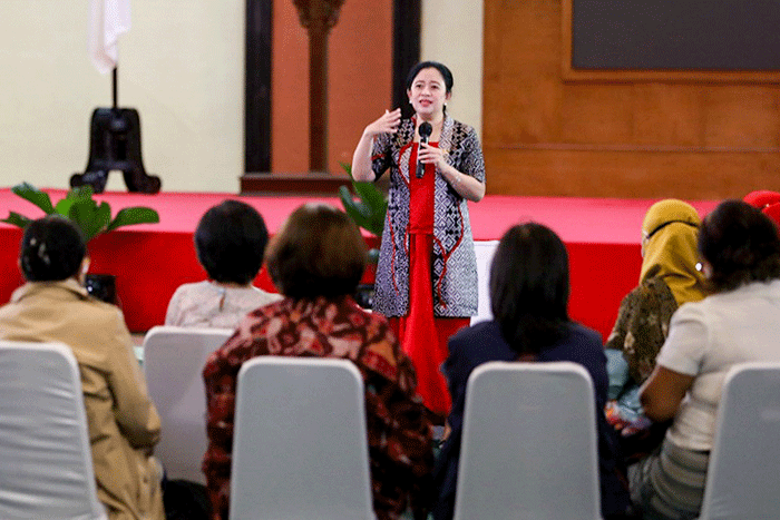 Ketua DPR Puan Maharani menggelar ramah tamah dengan sejumlah kelompok perempuan di Ruang Pustakaloka Nusantara IV, Senayan, Jakarta.