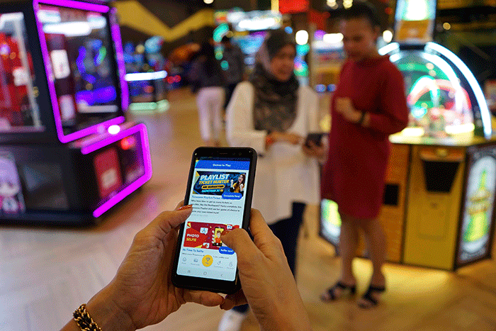 Pengalaman super fun melalui beragam fitur dan reward lewat satu sentuhan.