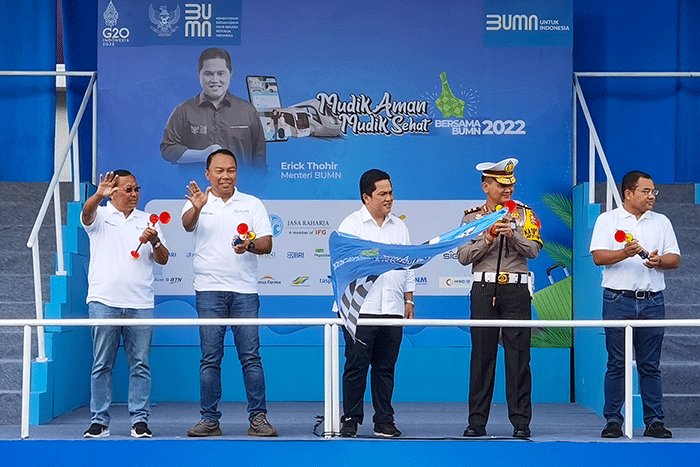 Menteri Badan Usaha Milik Negara Erick Thohir menghadiri secara langsung acara pelepasan Program Mudik Aman Mudik Sehat Bersama BUMN di Gelora Bung Karno.