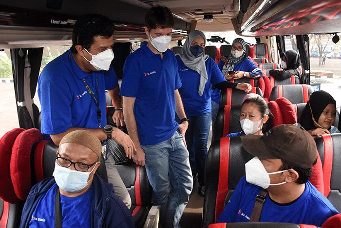 Pelepasan armada Mudik Bareng XL Axiata di Jakarta, Rabu (27/4/2022).