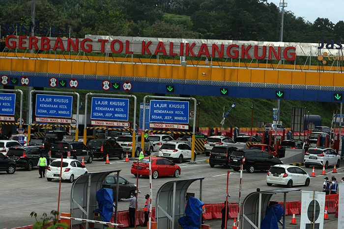 Penerapan One Way Di Tol Kalikangkung Semarang