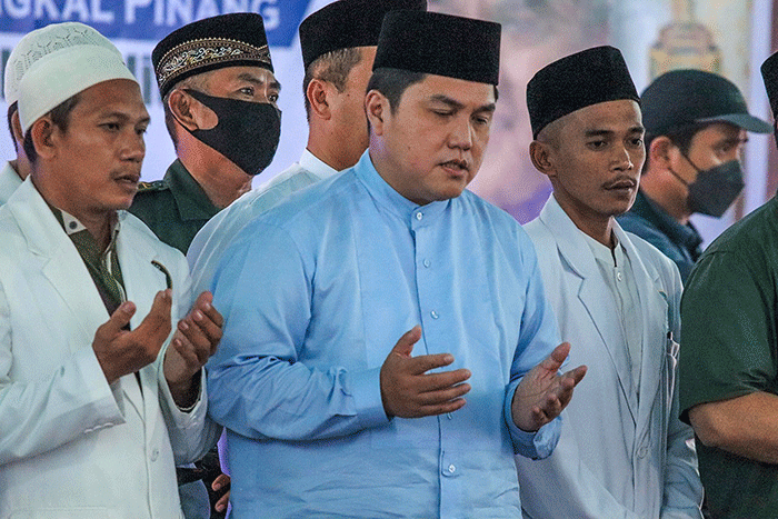 Menteri BUMN Erick Thohir yang juga Pembina Umum Majelis Dzikir At-Thohir menghadiri Tabligh Akbar Dan Santunan Anak Yatim Majelis Dzikir At-Thohir.