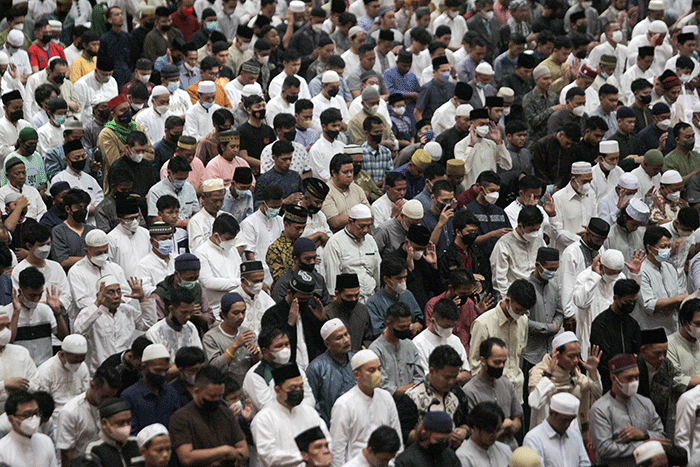 Umat Islam melaksanakan Shalat Idul Fitri 1443 H di Masjid Istiqlal, Jakarta Pusat, Senin (2/5/2022).