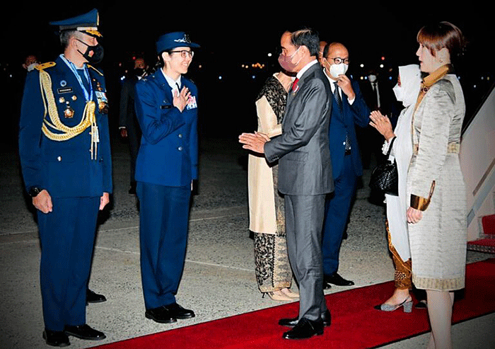 Presiden Joko Widodo dan Ibu Iriana Joko Widodo beserta rombongan tiba di Pangkalan Militer Andrews, Washington DC, Amerika Serikat.