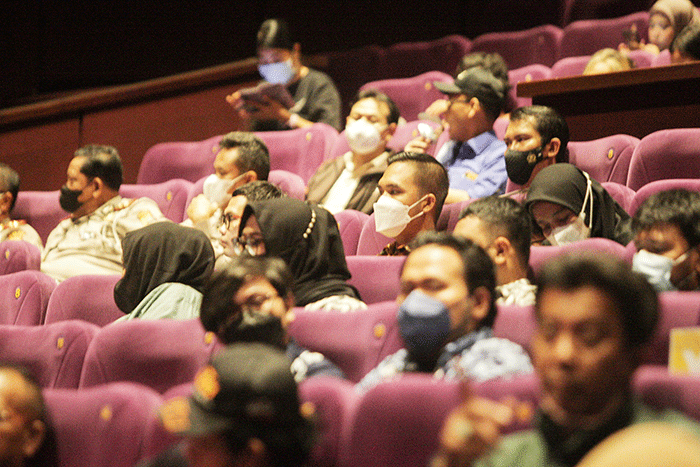 Suasana penonton menunggu film dimulai di biskop kawasan Jakarta Selatan, Minggu (15/5/2022).