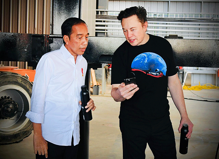 Presiden Joko Widodo berkunjung ke Space X di Boca Chica, Amerika Serikat, Sabtu (14/5/2022).