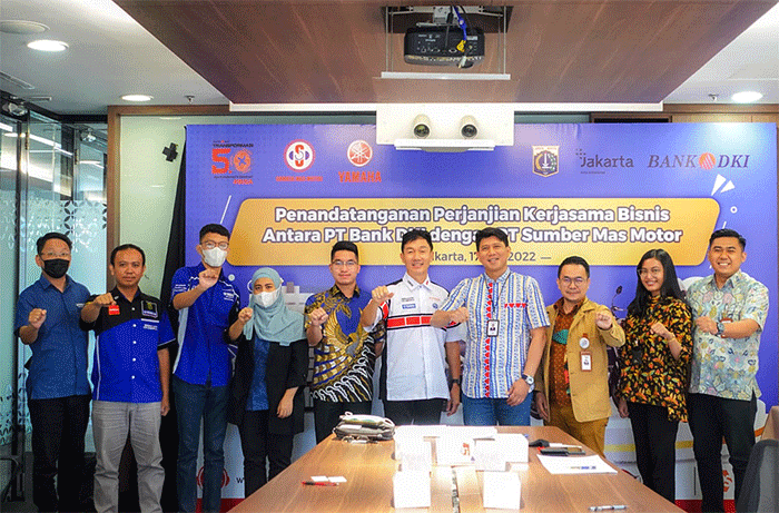 Penandatanganan Perjanjian Kerja Sama terkait Pemasaran Produk dan Jasa di Jakarta, Selasa (17/5/2022).