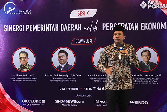 Bupati Kabupaten Sidoarjo H. Ahmad Mudhlor Ali, S.I.P memberikan pemaparan saat penjurian dalam acara Indonesia Visionary Leader (IVL) sesi X.