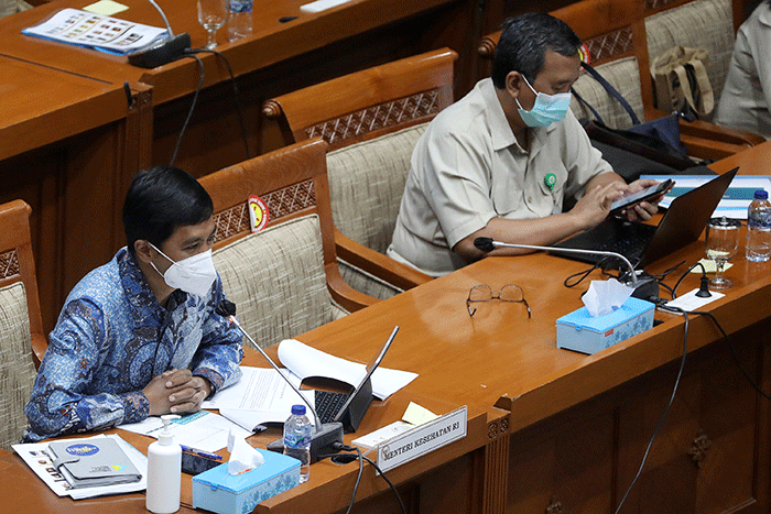 Wakil Menteri Kesehatan Dante Saksono Harbuwono saat Rapat Kerja dengan Komisi IX DPR RI di kompleks Parlemen, Jakarta, Senin (23/5/2022).