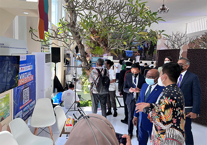 President of United Nations General Assembly, Abdulla Shahid mengunjungi pameran Booth Kementrian PPN/ Bappenas Pavillion Indonesia di pembukaan GPDRR 2022.