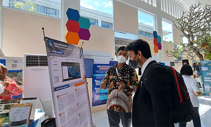 President of United Nations General Assembly, Abdulla Shahid mengunjungi pameran Booth Kementrian PPN/ Bappenas Pavillion Indonesia di pembukaan GPDRR 2022.