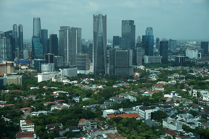 Foto gedung-gedung bertingkat di Jakarta dari ketinggian, Jumat (27/5/2022).