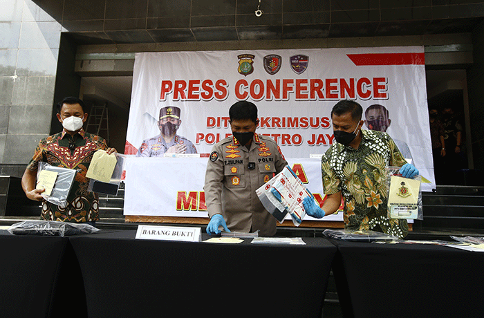 Pengungkapan kasus pinjaman online ilegal di Krimsus Polda Metro Jaya, Jakarta, Jumat (27/5/2022).