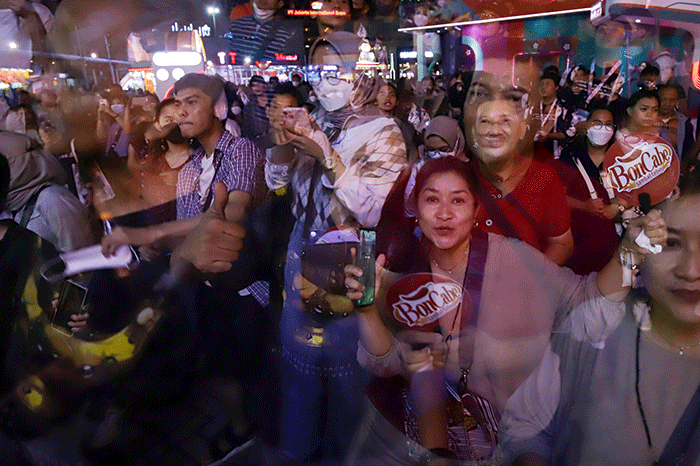 Suasana keseruan pengunjung BNI Java Jazz Festival 2022 di JIExpo Kemayoran, Jakarta Pusat, Minggu (29/5/2022).