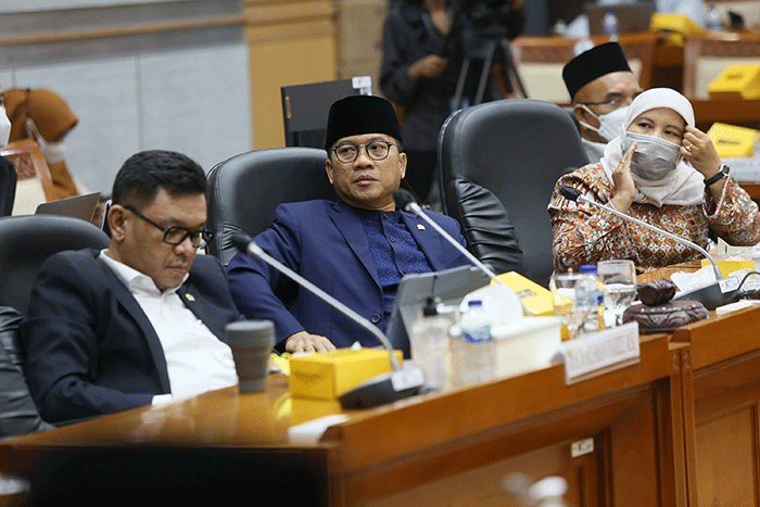 Menteri Agama Yaqut Cholil Qoumas saat mengikuti rapat kerja dan rapat dengar pendapat dengan Komisi VIII DPR di Kompleks Parlemen, Senayan.