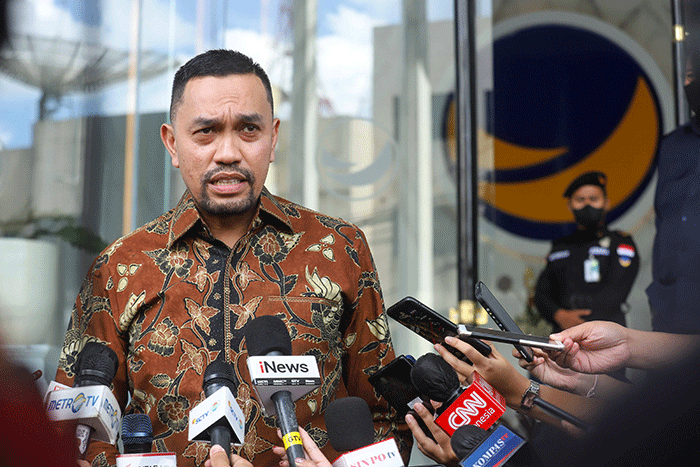 Ketua Pelaksana Formula E Ahmad Sahroni memberikan keterangan kepada wartawan di Jakarta, Rabu (1/6/2022).