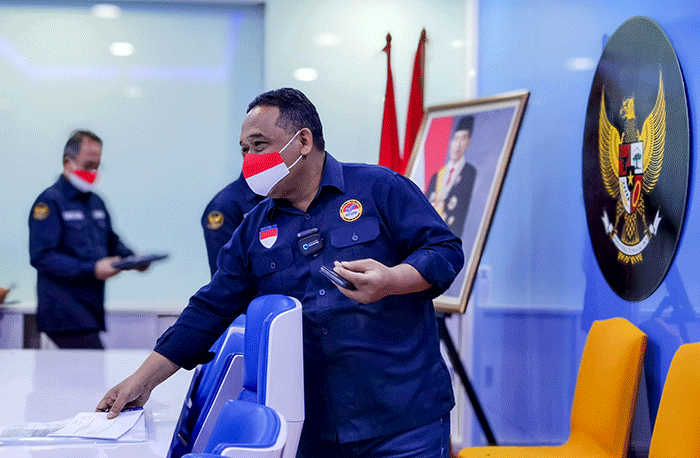 Kepala BP2MI Benny Rhamdani didampingi Jajaran memberikan keterangan mengenai latar belakang penundaan keberangkatan 148 calon PMI asal NTB.