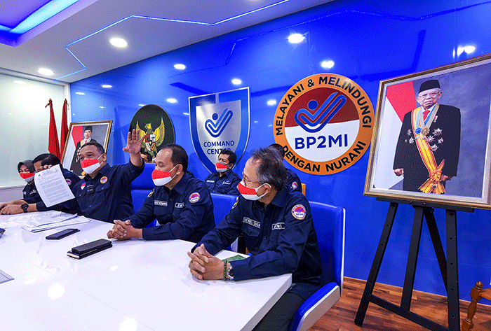 Kepala BP2MI Benny Rhamdani didampingi Jajaran memberikan keterangan mengenai latar belakang penundaan keberangkatan 148 calon PMI asal NTB.
