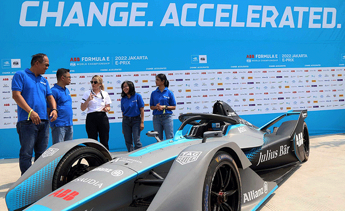 Allianz Indonesia dukung gelaran ABB FIA Formula E World Championship di Jakarta, Sabtu (4/6/2022).
