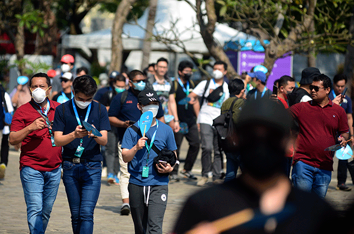 Penonton memadati area Jakarta International E-Prix Circuit (JIEC), Ancol, Jakarta Utara, Sabtu (4/6/2022).