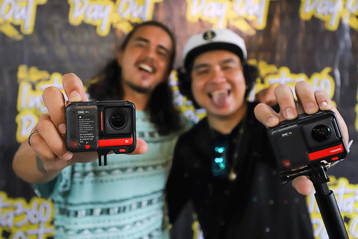 Pembawa acara David John Schaap dan Skateboarder Satria Vijie saat memperkenalkan kamera aksi Insta360 One RS Twin Edition di Elbrick Skate Park.