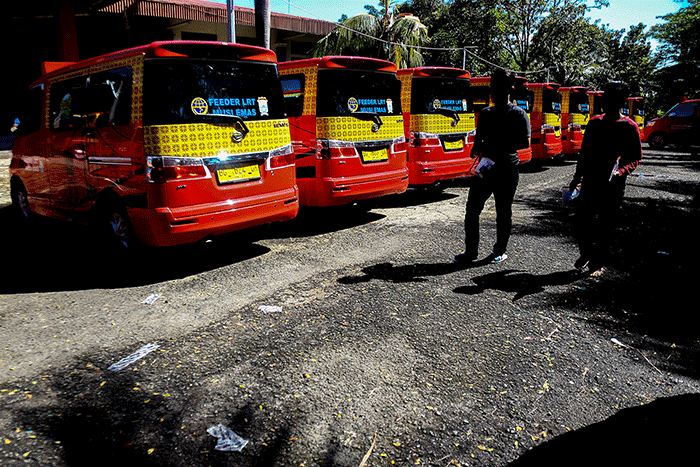 Sebanyak 28 unit angkutan kota dari Kementerian Perhubungan RI yang akan beroperasi melayani moda transportasi terintegrasi Bus, dan Light Rail Trasit (LRT).
