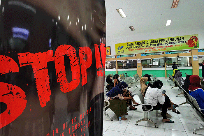 BP2MI Mengimbau kepada para CPMI agar tak lagi tertipu oleh penempatan ilegal yang ditawarkan para calo dengan berangkat secara nonprosedural.