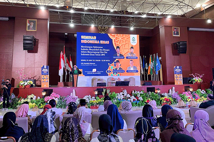 Seminar nasional Indonesia Emas yang dilaksanakan di Auditorium UIN Alauddin Makassar, Senin (13/6/2022).