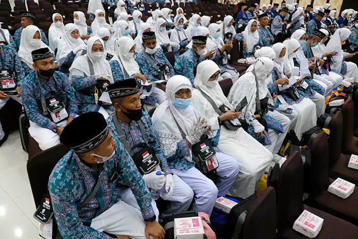 Sebanyak 393 calon jamaah haji Sulawesi Selatan (Sulsel) mulai masuk Asrama Haji Sudiang Kota Makassar, Kamis (16/6/2022).
