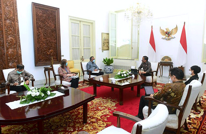 Presiden Joko Widodo menerima kunjungan kehormatan Direktur Jenderal Organisasi Kesehatan Dunia (WHO) Tedros Adhanom Ghebreyesus di Istana Merdeka.