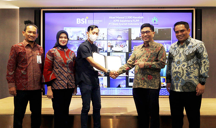 Seremoni Akad Massal 2.500 Nasabah KPR Sejahtera FLPP BSI di The Tower, Jakarta, Rabu (22/6/2022).