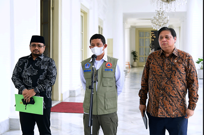 Presiden Joko Widodo saat memimpin rapat terbatas di Istana Kepresidenan Bogor, Jawa Barat, Kamis (23/6/2022).