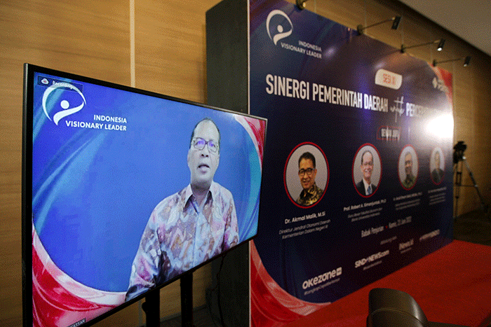 Wali Kota Makassar, Mohammad Ramdhan Pomanto memberikan pemaparan materi melalui virtual saat penjurian Indonesia Visionary Leader (IVL) sesi XI.