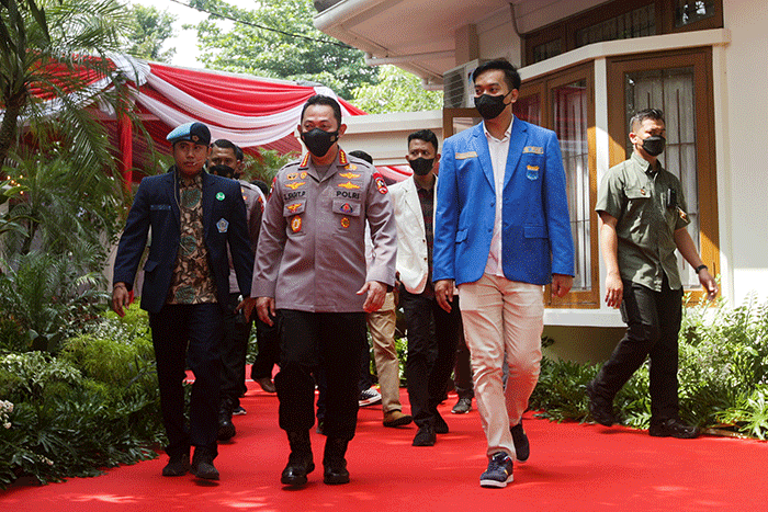 Kapolri Jenderal Listyo Sigit Prabowo meresmikan Rumah Kebangsaan Cipayung bersama dengan mahasiswa yang tergabung dalam Kelompok Cipayung Plus.