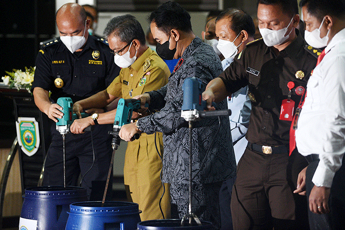 Memperingati Hari Anti Narkotika Internasional (HANI), Badan Narkotika Nasional Provinsi (BNNP) Sumsel memusnakan 4 kg narkotika jenis sabu.