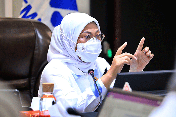 Menteri Ketenagakerjaan Ida Fauziyah, mengadakan Rapat Kerja bersama para Pejabat Tinggi Madya Kementerian Ketenagakerjaan di Jakarta.