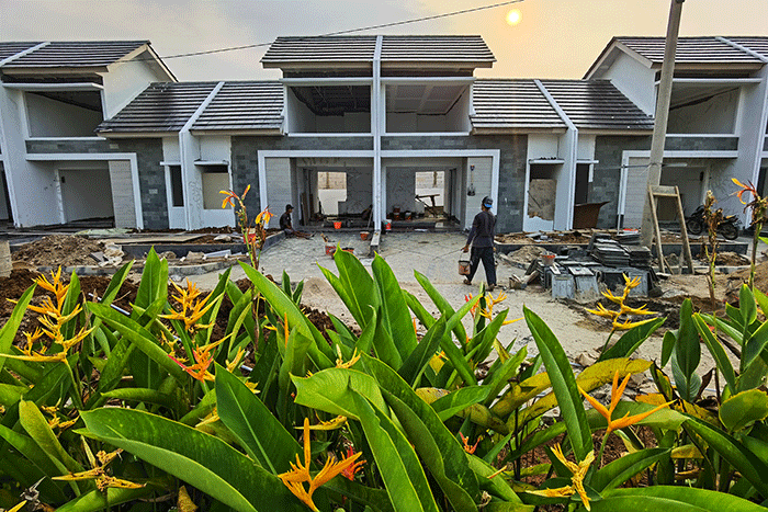 Akad Massal Kredit Rumah Pekerja di Perumahan Rajeg Terrace Green Residence, Tangerang, Banten, Selasa (28/6/2022).
