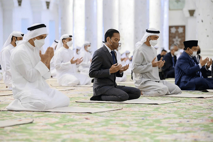 Ini Momen Prabowo Salat Jumat Bareng Jokowi Dan MBZ Di Sheikh Zayed ...