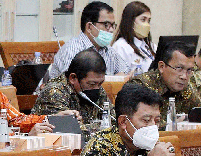 Rapat Kerja dengan Komisi VI DPR RI dengan Kementerian BUMN, di Jakarta, Senin (4/7/2022).