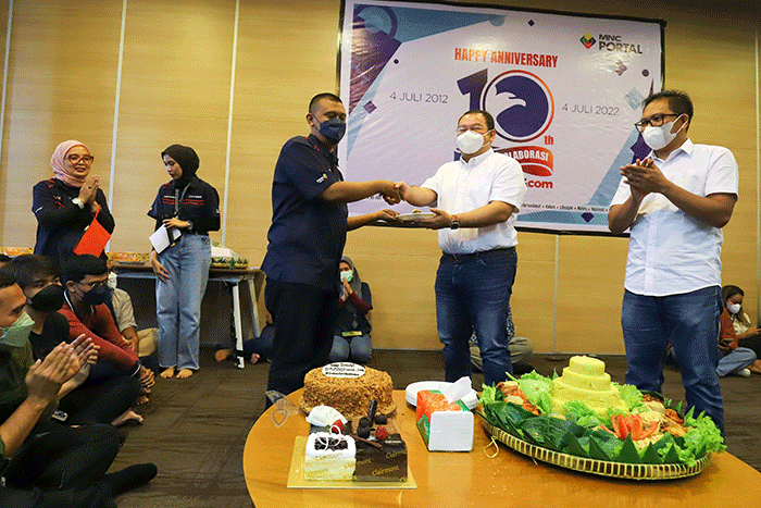 Syukuran perayaan HUT ke-10 Sindonews.com di Gedung Sindo, MNC Center, Kebon Sirih, Jakarta Pusat, Senin (4/7/2022).