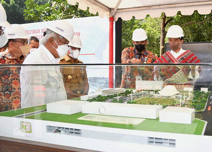 Presiden Joko Widodo secara resmi mencanangkan revitalisasi Lapangan Merdeka di Kota Medan, Sumatra Utara, Kamis (7/7/2022).