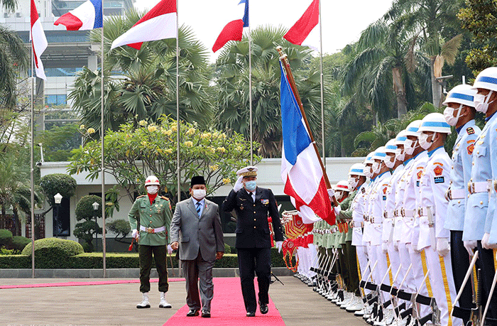 Menteri Pertahanan Prabowo Subianto menerima kunjungan Kepala Staf Angkatan Udara dan Antariksa Prancis Général d'Armée Aérienne Stéphane Mille di Kemhan.