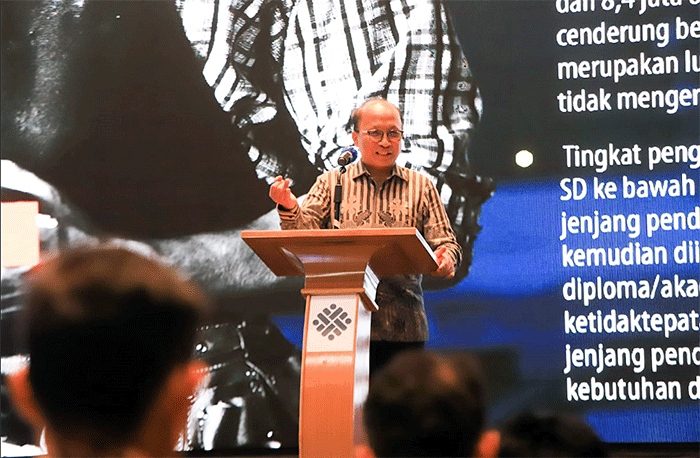 Sekretaris Jenderal Kementerian Ketenagakerjaan, Anwar Sanusi menegaskan pihaknya terus menyiapkan Sumber Daya Manusia (SDM) yang unggul.