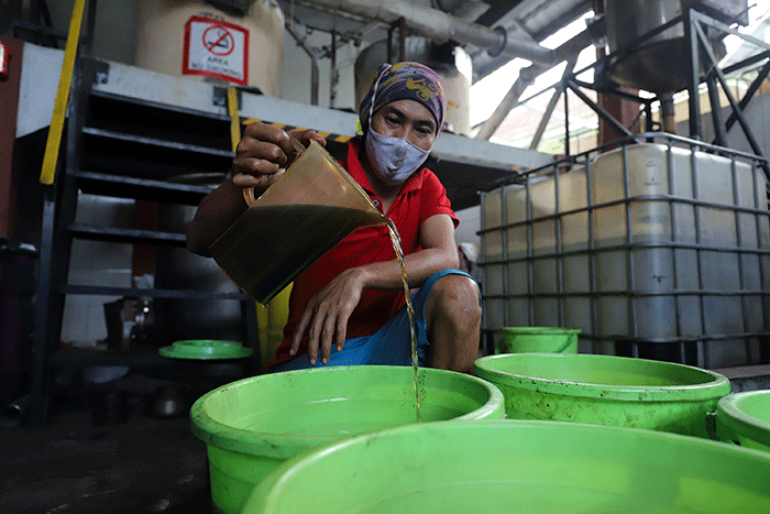 Aktivitas pengolahan sampah di Industri Pengelolaan Sampah Terpadu (IPST) di lingkungan Serdag.